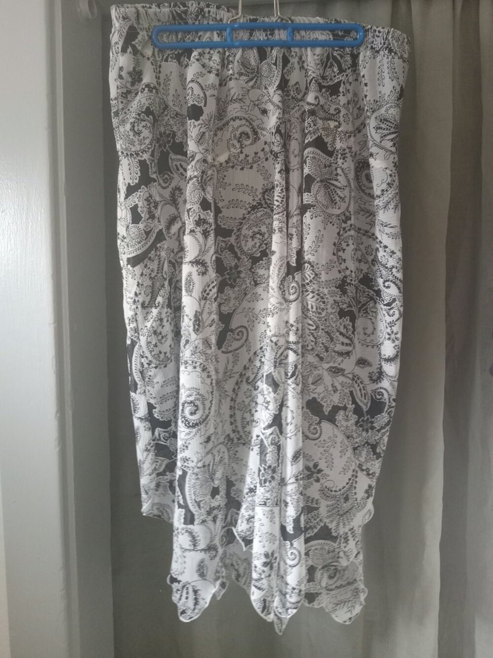 Black & White Asymmetrical hem Skirt